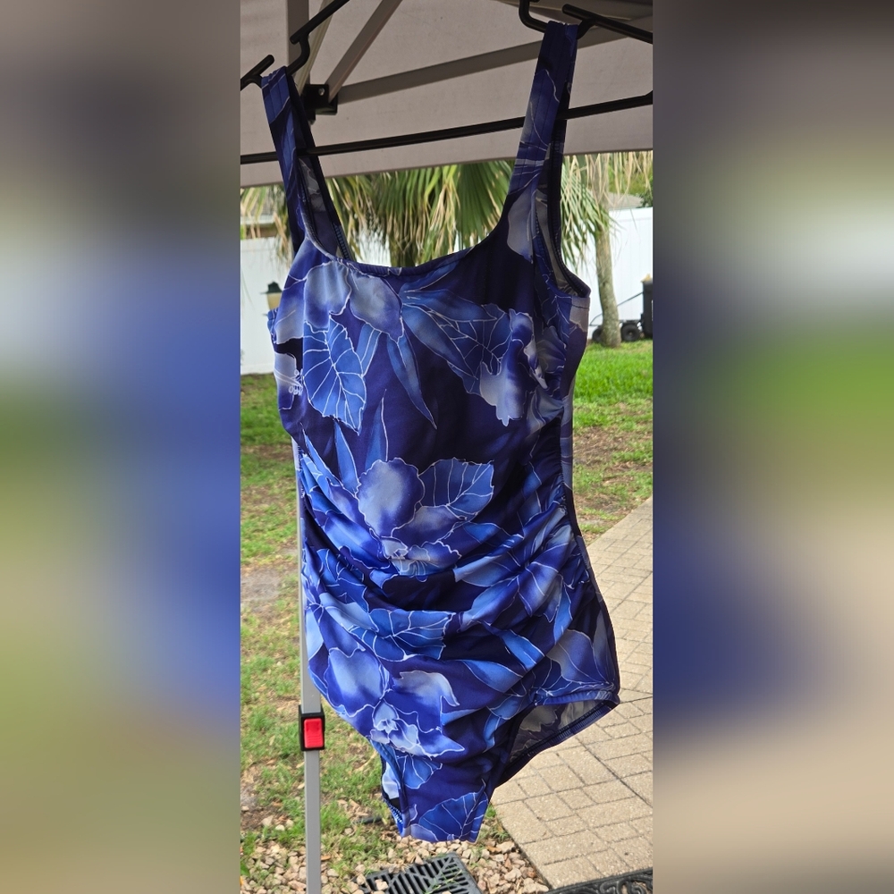 Shape Solver Womens One Piece Swim Suit Size 10